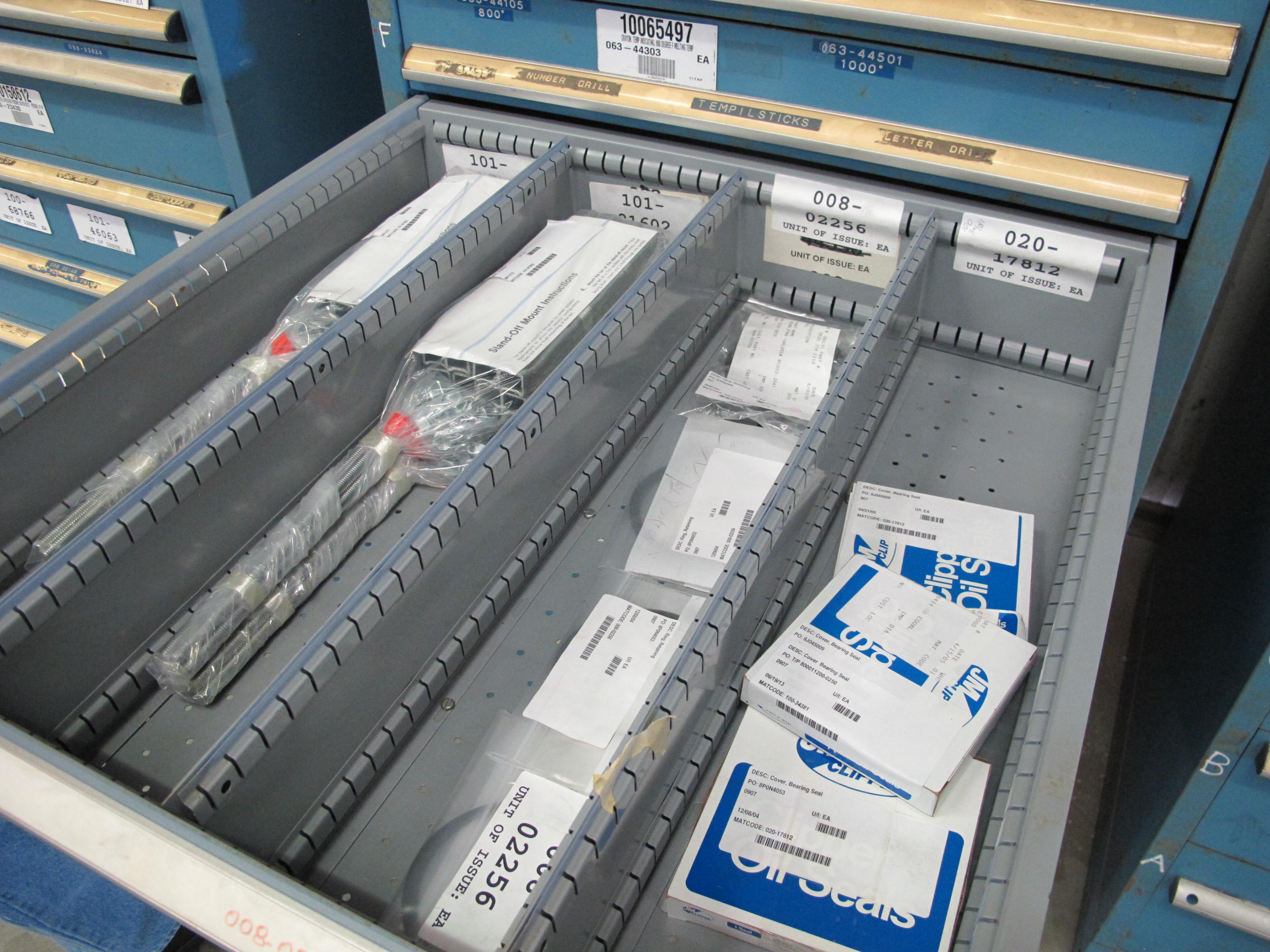 LISTA HEAVY DUTY 10-DRAWER PARTS CABINET W/ CONTENTS (W-44) LOADING & HANDLING FEE $25-